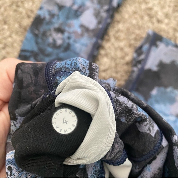 Lululemon Wunder Under Hi-Rise 7/8 Tight 25" Inseam Screen Camo Multi Blue Sz 4 - Picture 5 of 10